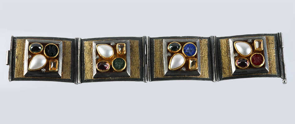 Браслет из золота 750 пробы и серебра 925 пробы общим весом 120,61 грамма